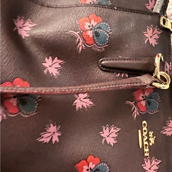 COACH| Bag with adjustable shoulder strap and hand strap. - Picture 5 of 7